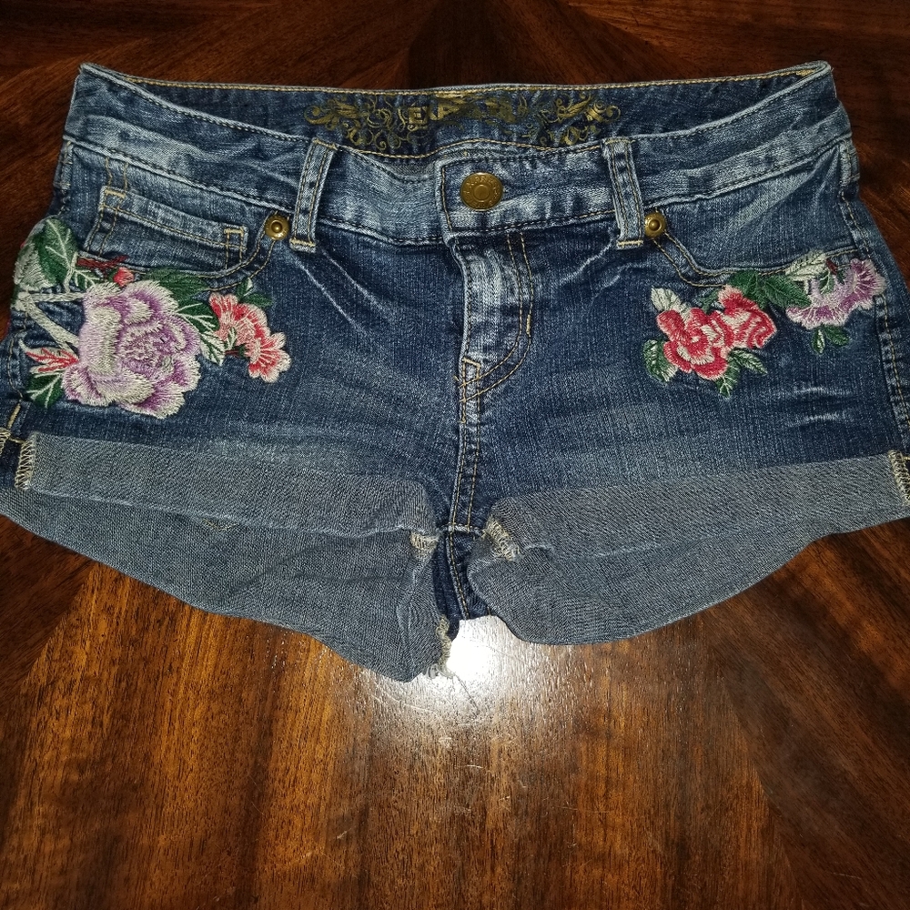 Embroidered denim shorts